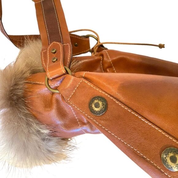 1162 Vintage Barneys NY Crossbody Bucket Bag Saddle Leather Raccoon Trim NWOT - Picture 3 of 10